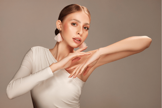 Subtelny makijaż beauty do sesji modowej